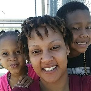 Meet your Posher, Angelique